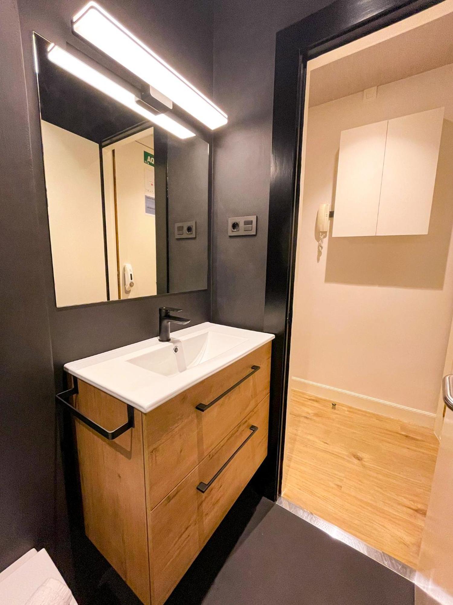 Ferienwohnung Vivienda Turistica En Bilbao La Vieja Con Wifi Y Parking Exterior foto